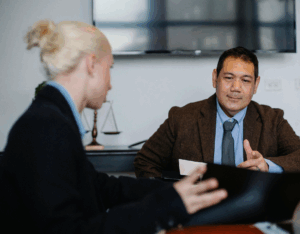 2 personnes entretiens managériaux - 10 entretiens managériaux essentiels