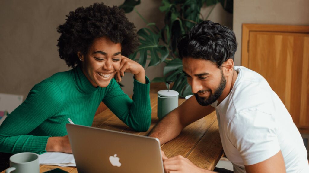 5 critères pour bien choisir son outil d’écoute des collaborateurs